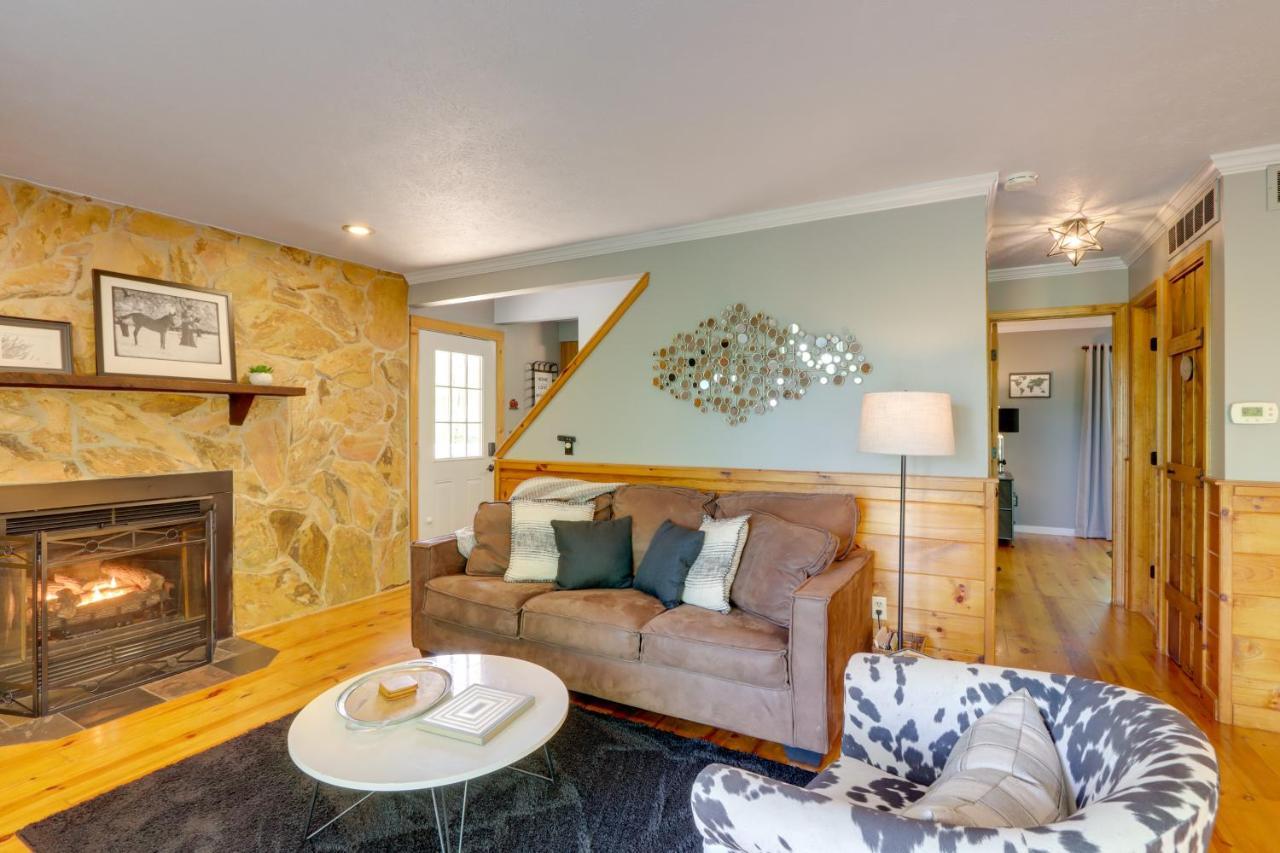 Blue Ridge Getaway With Hot Tub And Seasonal View! Villa Luaran gambar