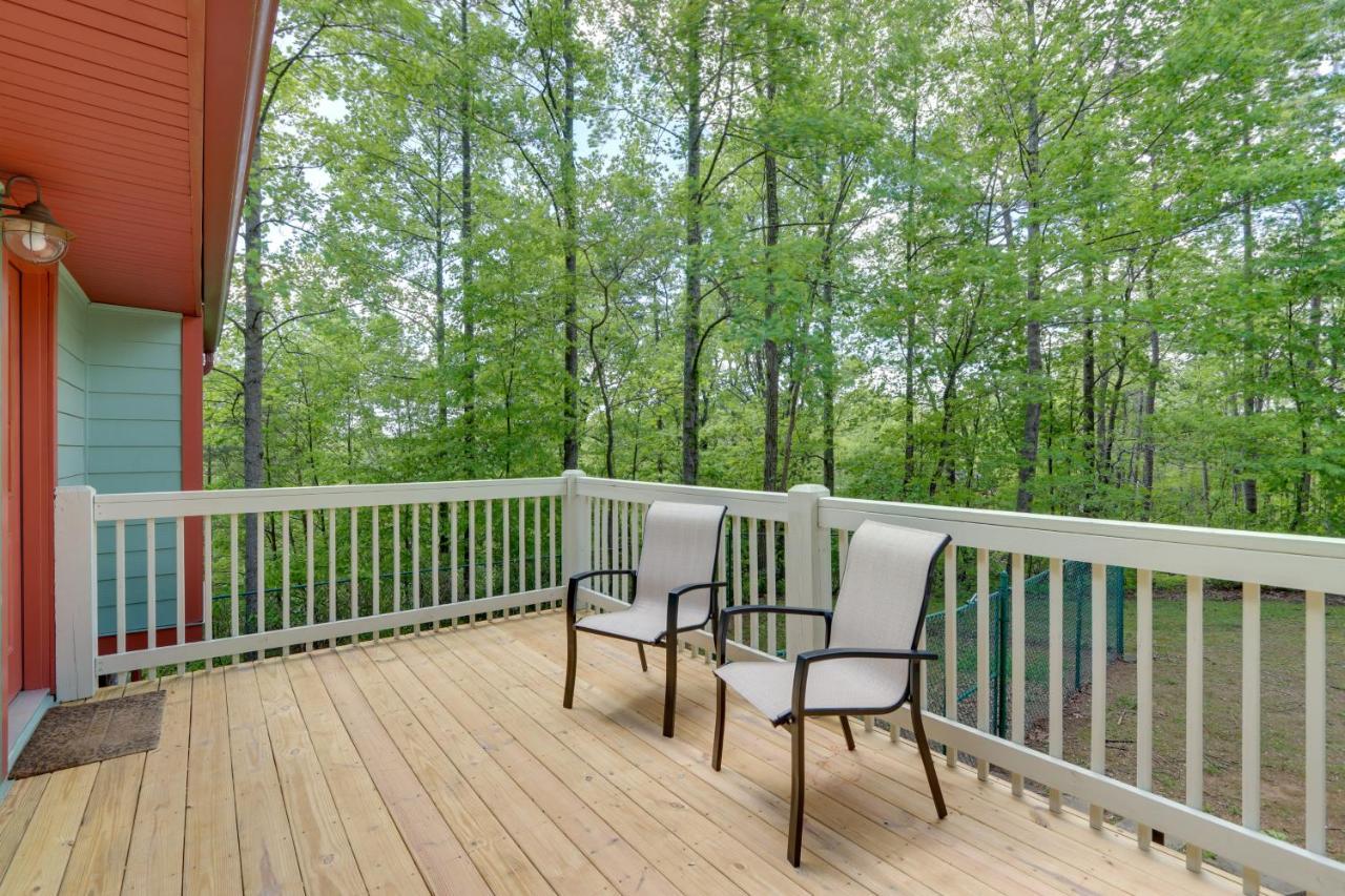Blue Ridge Getaway With Hot Tub And Seasonal View! Villa Luaran gambar